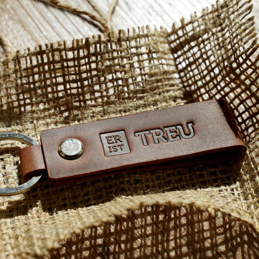 Schlüsselanhänger "ER IST TREU" · Echtes Leder · Prägung – Aus Gnade